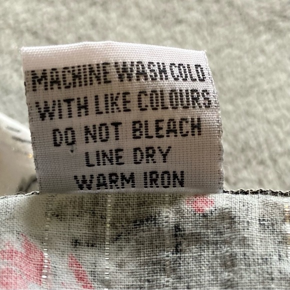 Back in the Saddle Western Pearl Snap Shirt in Red & Grey Floral & Silver Thread - Picture 8 of 12